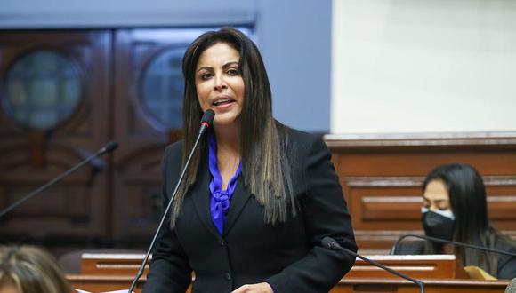 El reciente ataque misógino de Aníbal Torres no sorprendió a Patricia Chirinos. Pues la parlamentaria de Avanza País aseveró que el Gobierno de Castillo normaliza este tipo de violencia. 